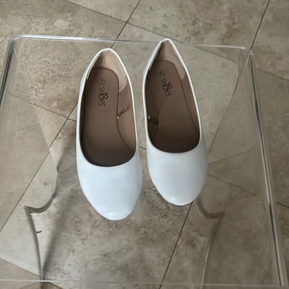 White Ballet Flats-NEVER WORN!! - Picture 1 of 7